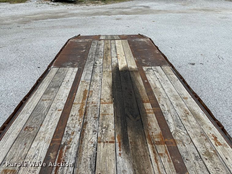 image for item EN5615 2004 Elite equipment trailer