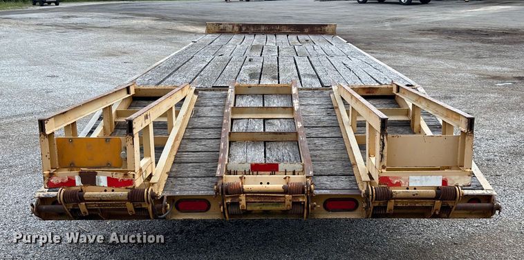 image for item EN5616 2005 Holden Industries HCZ20KT equipment trailer