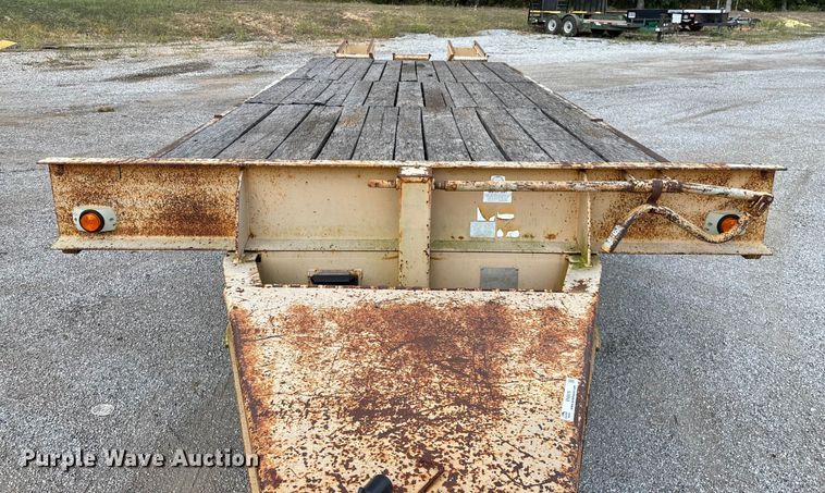 image for item EN5616 2005 Holden Industries HCZ20KT equipment trailer