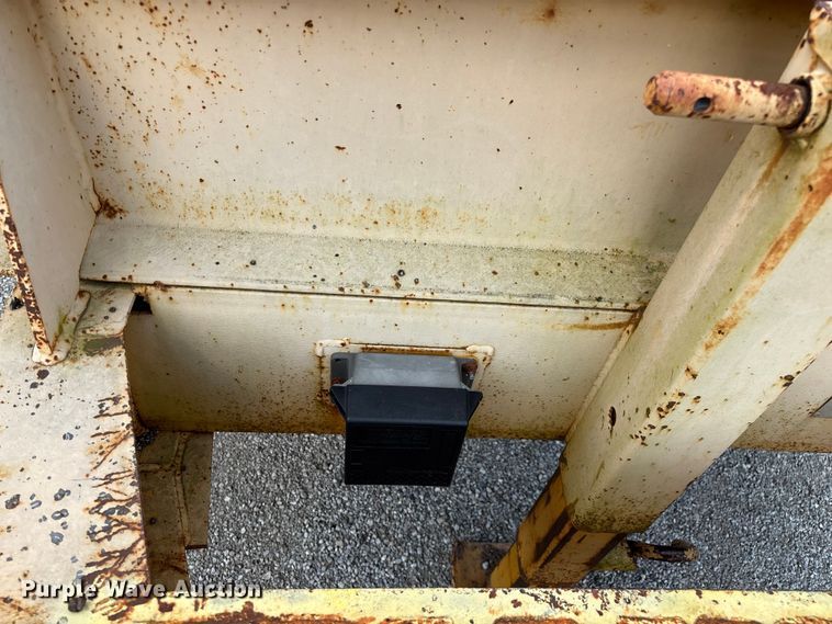 image for item EN5616 2005 Holden Industries HCZ20KT equipment trailer