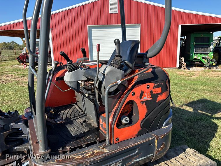 image for item EN5706 2006 Kubota U45 mini excavator