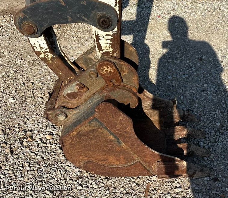 image for item EN5711 2001 Bobcat 331D  mini excavator