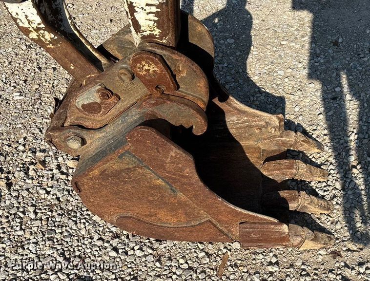 image for item EN5711 2001 Bobcat 331D  mini excavator