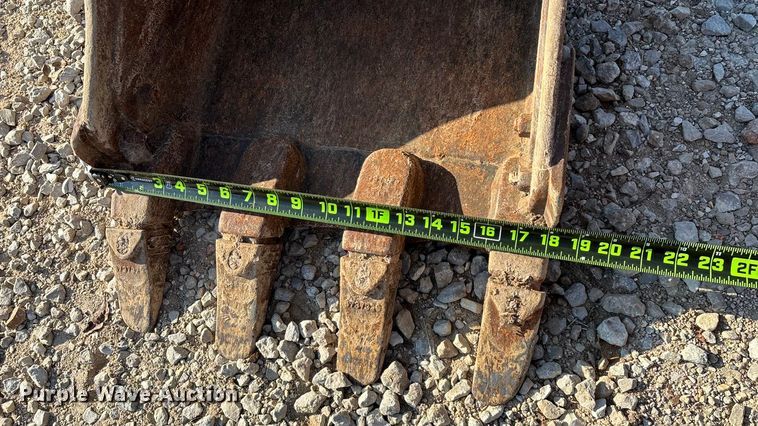 image for item EN5711 2001 Bobcat 331D  mini excavator