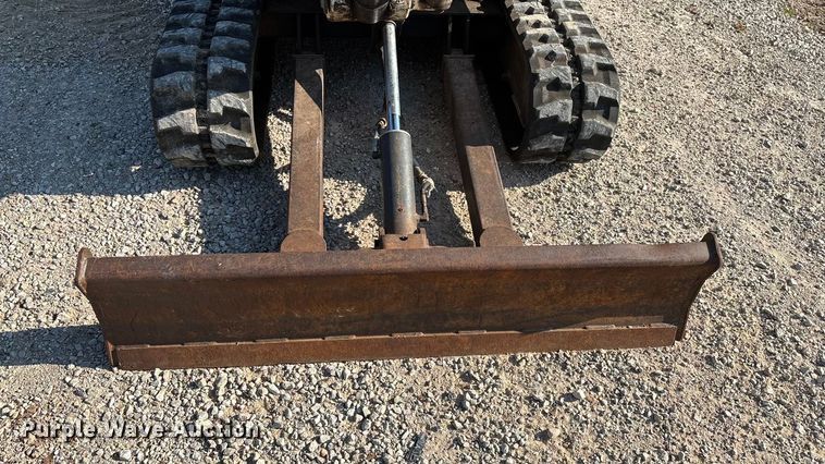 image for item EN5711 2001 Bobcat 331D  mini excavator