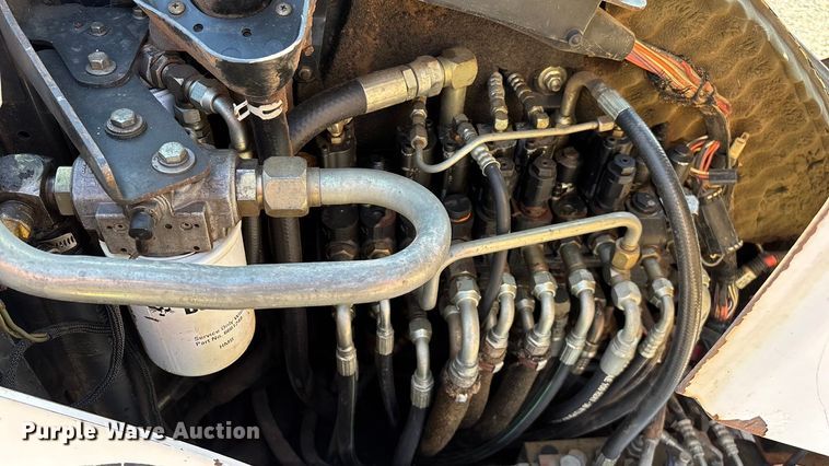 image for item EN5711 2001 Bobcat 331D  mini excavator