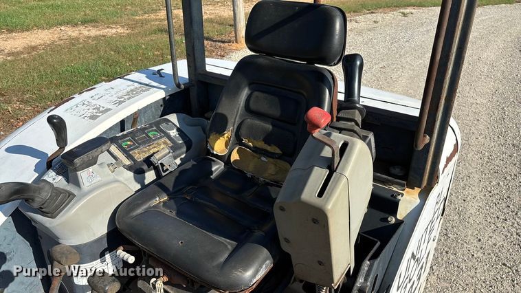 image for item EN5711 2001 Bobcat 331D  mini excavator