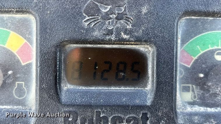 image for item EN5711 2001 Bobcat 331D  mini excavator