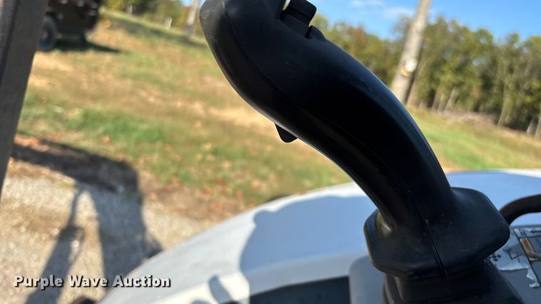 image for item EN5711 2001 Bobcat 331D  mini excavator