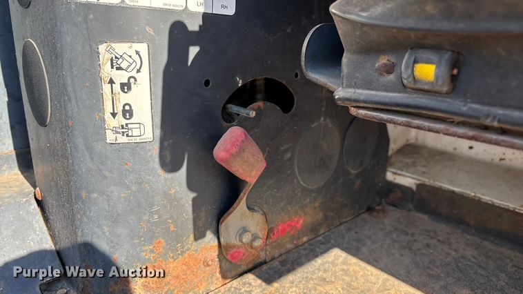 image for item EN5711 2001 Bobcat 331D  mini excavator