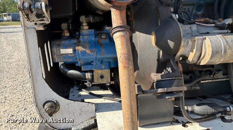 image for item EN5711 2001 Bobcat 331D  mini excavator