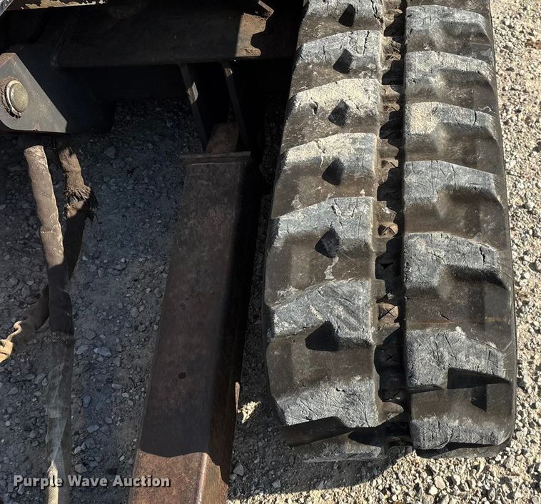 image for item EN5711 2001 Bobcat 331D  mini excavator