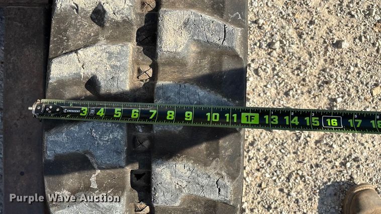 image for item EN5711 2001 Bobcat 331D  mini excavator