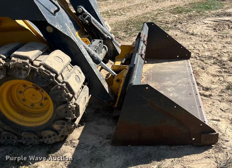 image for item EN5712 2012 John Deere 326D skid steer loader