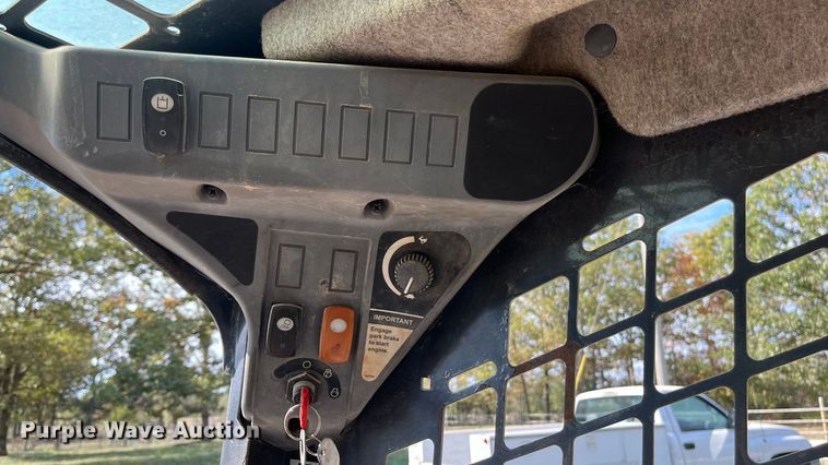 image for item EN5712 2012 John Deere 326D skid steer loader