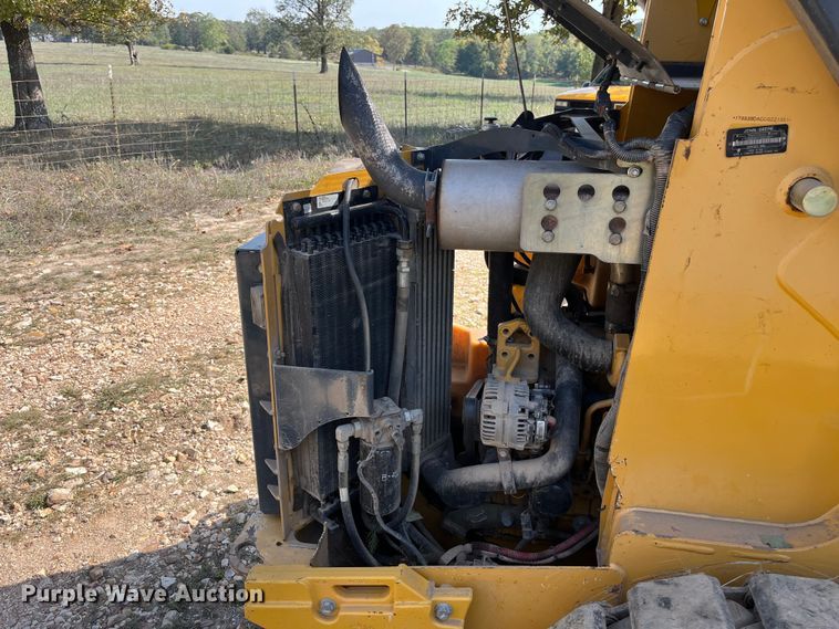 image for item EN5712 2012 John Deere 326D skid steer loader