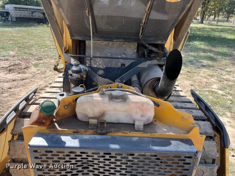 image for item EN5712 2012 John Deere 326D skid steer loader