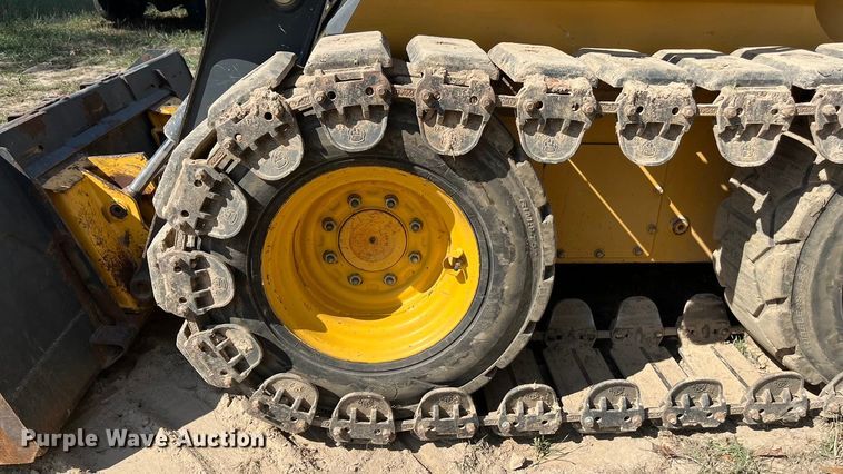 image for item EN5712 2012 John Deere 326D skid steer loader