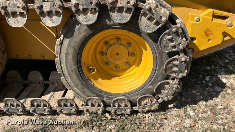 image for item EN5712 2012 John Deere 326D skid steer loader