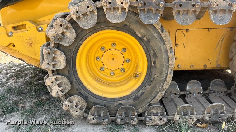 image for item EN5712 2012 John Deere 326D skid steer loader