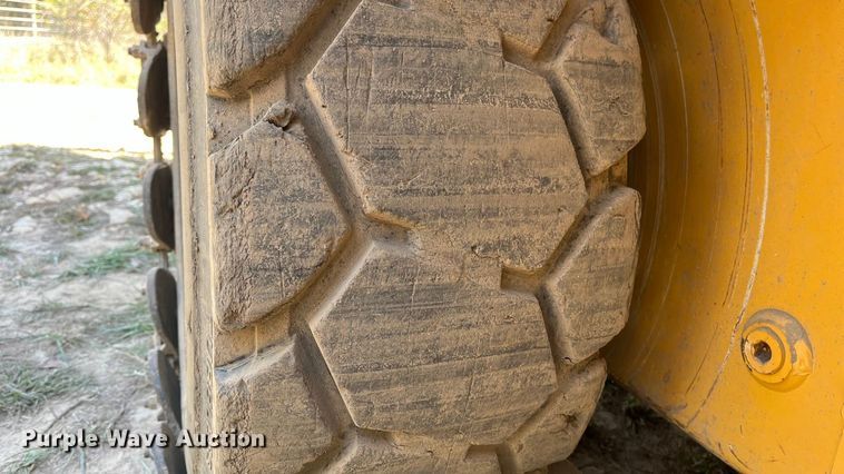 image for item EN5712 2012 John Deere 326D skid steer loader