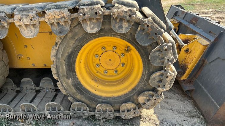 image for item EN5712 2012 John Deere 326D skid steer loader