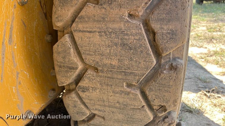 image for item EN5712 2012 John Deere 326D skid steer loader