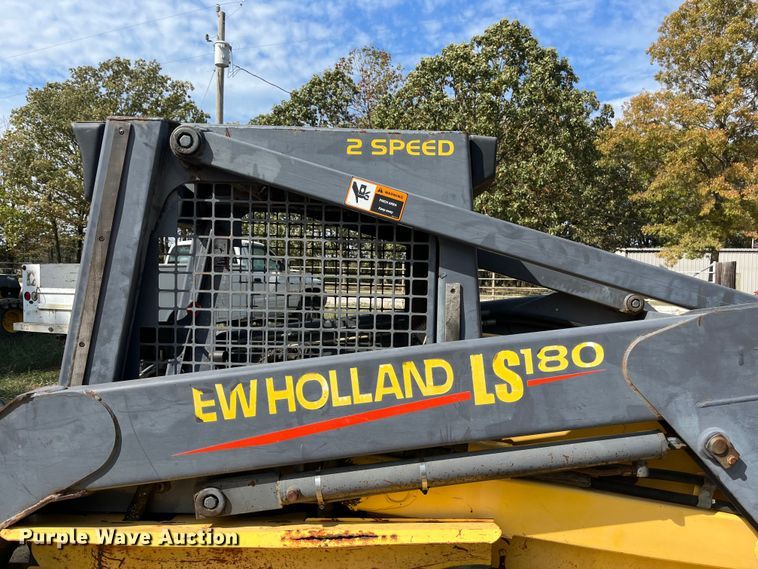 image for item EN5713 2000 New Holland LS180 skid steer loader