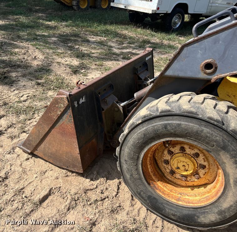 image for item EN5713 2000 New Holland LS180 skid steer loader