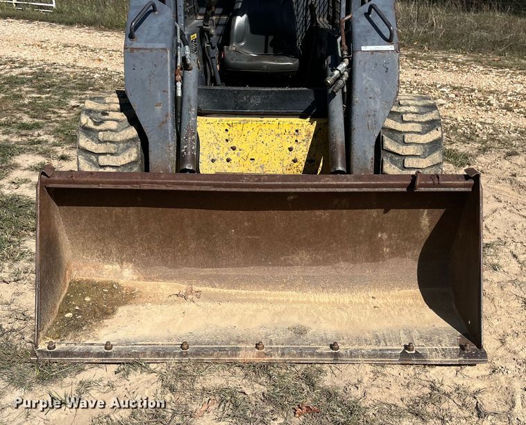 image for item EN5713 2000 New Holland LS180 skid steer loader