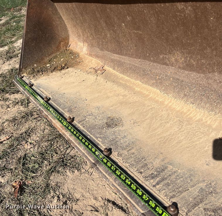 image for item EN5713 2000 New Holland LS180 skid steer loader