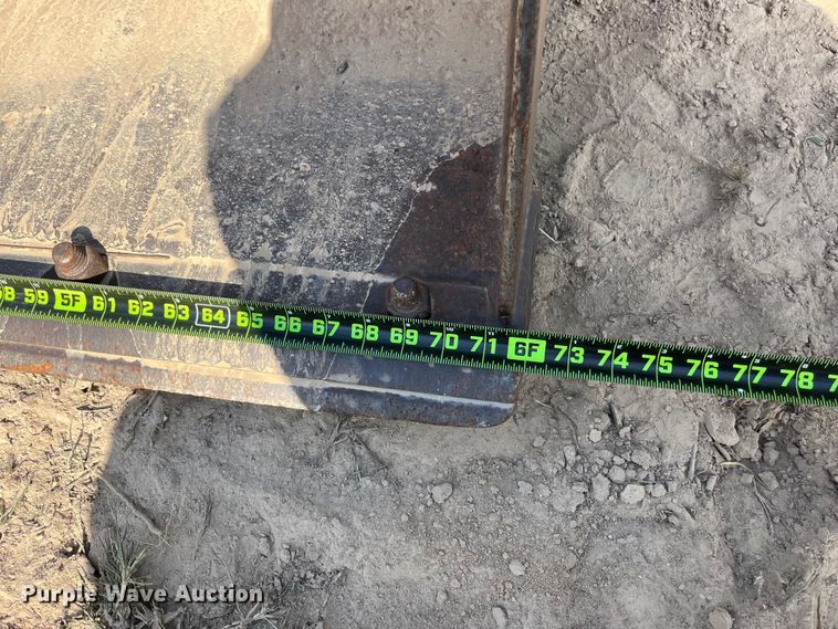 image for item EN5713 2000 New Holland LS180 skid steer loader