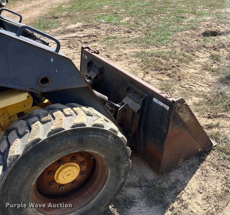 image for item EN5713 2000 New Holland LS180 skid steer loader