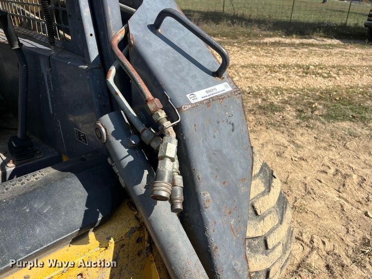 image for item EN5713 2000 New Holland LS180 skid steer loader