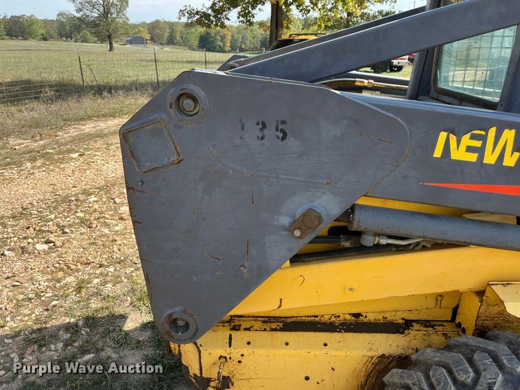 image for item EN5713 2000 New Holland LS180 skid steer loader