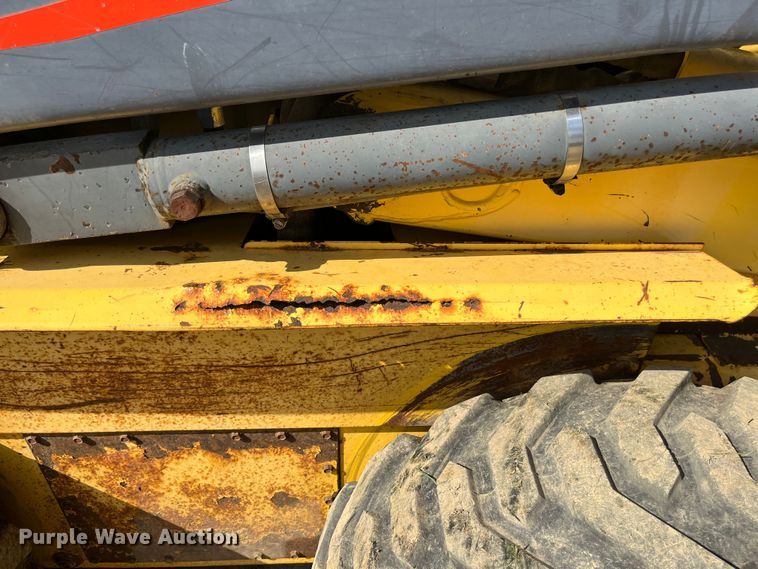 image for item EN5713 2000 New Holland LS180 skid steer loader