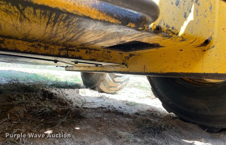 image for item EN5713 2000 New Holland LS180 skid steer loader