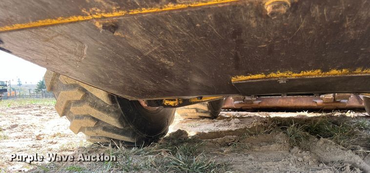 image for item EN5713 2000 New Holland LS180 skid steer loader