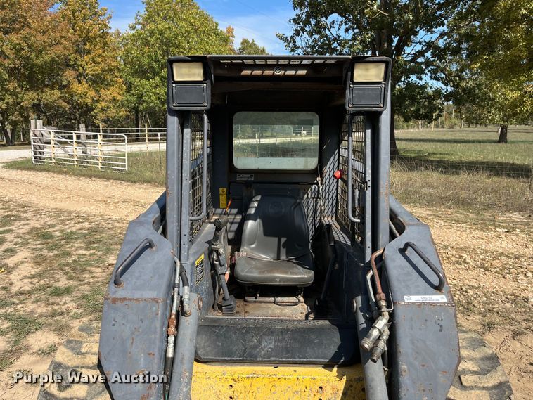 image for item EN5713 2000 New Holland LS180 skid steer loader