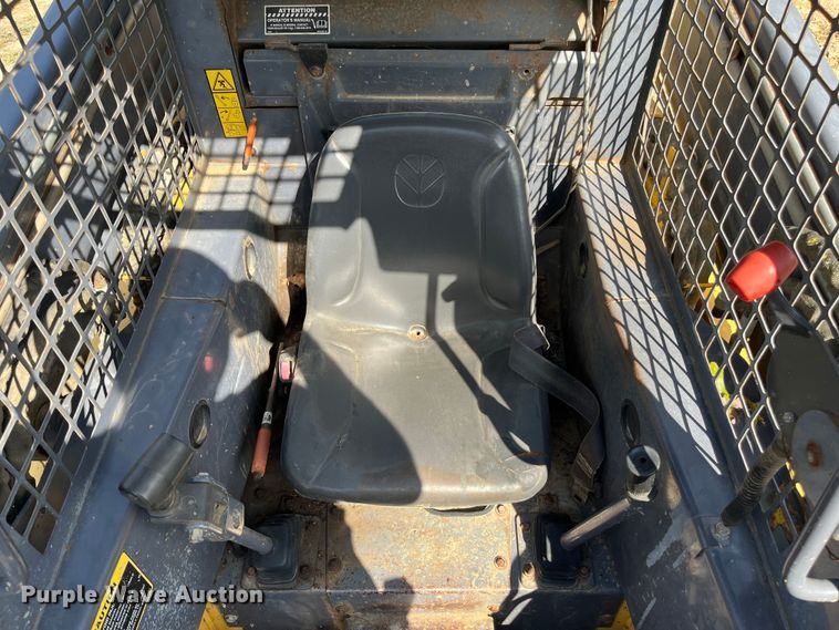 image for item EN5713 2000 New Holland LS180 skid steer loader