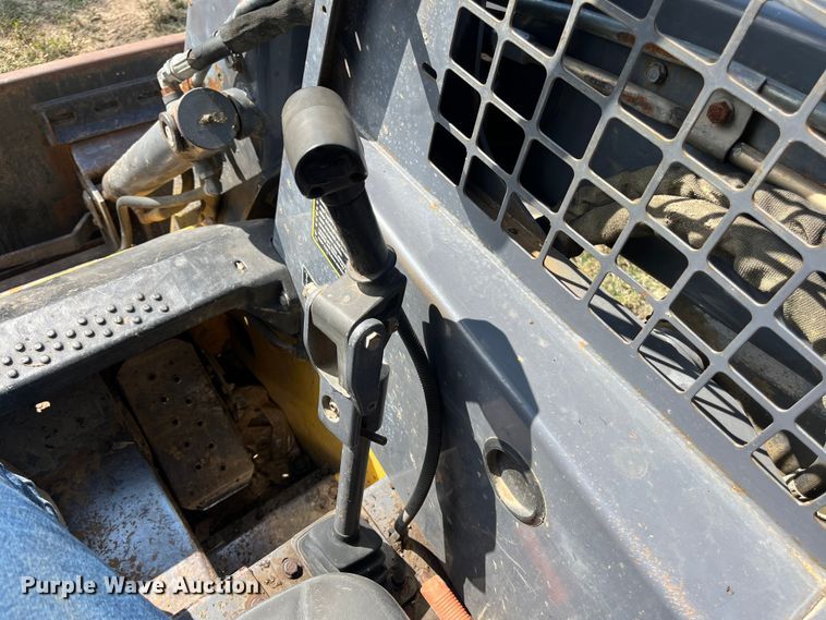 image for item EN5713 2000 New Holland LS180 skid steer loader