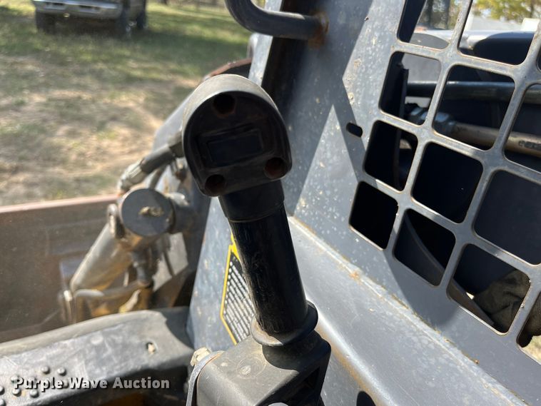 image for item EN5713 2000 New Holland LS180 skid steer loader