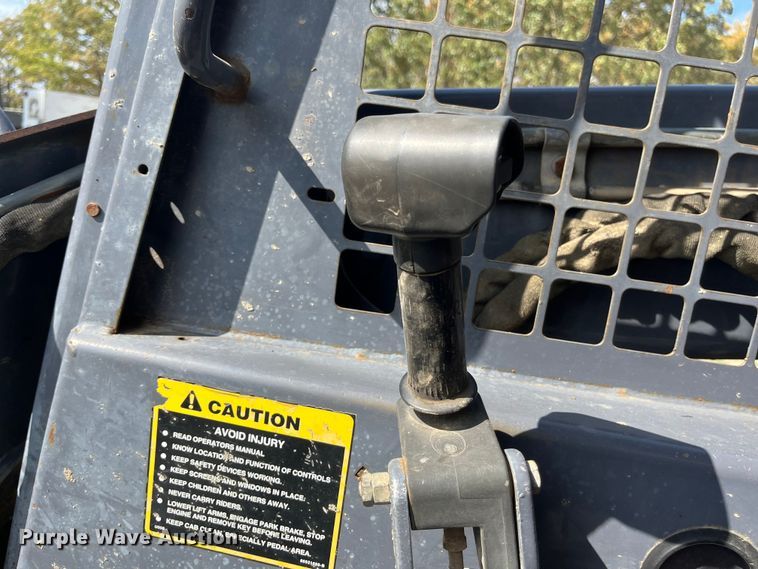 image for item EN5713 2000 New Holland LS180 skid steer loader