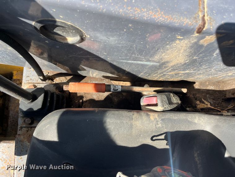 image for item EN5713 2000 New Holland LS180 skid steer loader