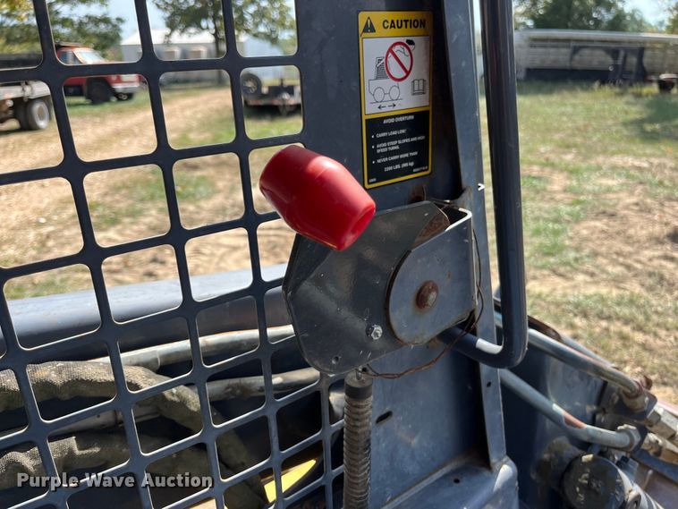 image for item EN5713 2000 New Holland LS180 skid steer loader