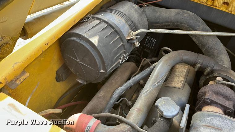 image for item EN5713 2000 New Holland LS180 skid steer loader