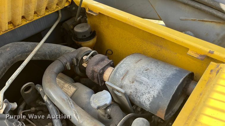 image for item EN5713 2000 New Holland LS180 skid steer loader