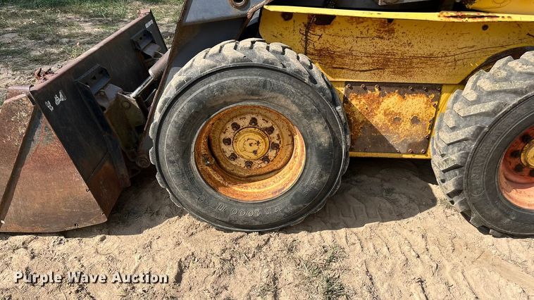 image for item EN5713 2000 New Holland LS180 skid steer loader