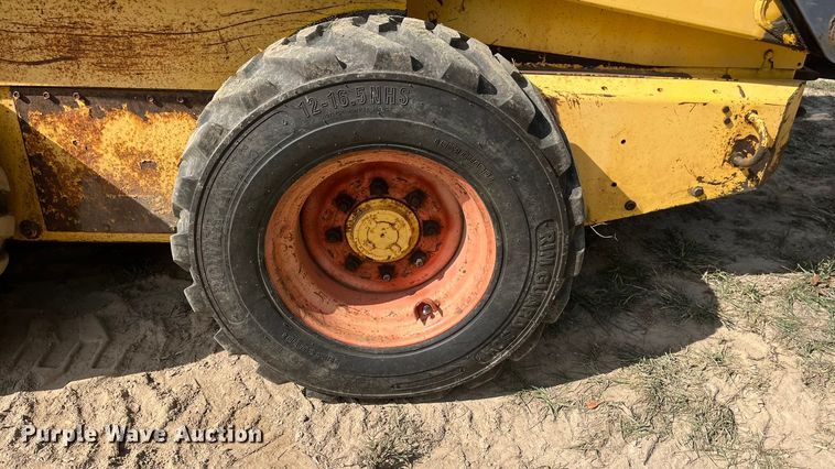 image for item EN5713 2000 New Holland LS180 skid steer loader