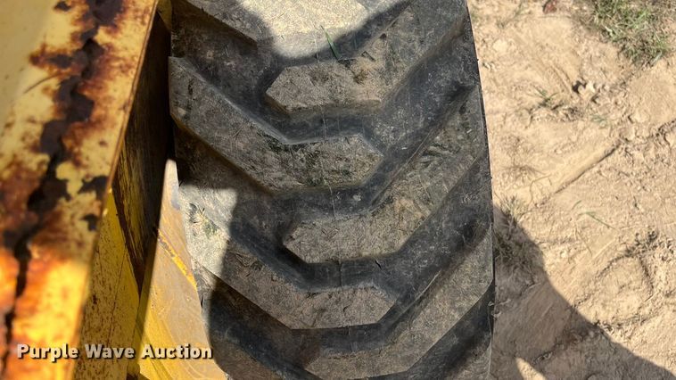 image for item EN5713 2000 New Holland LS180 skid steer loader